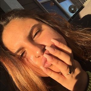 Meet your Posher, Flo